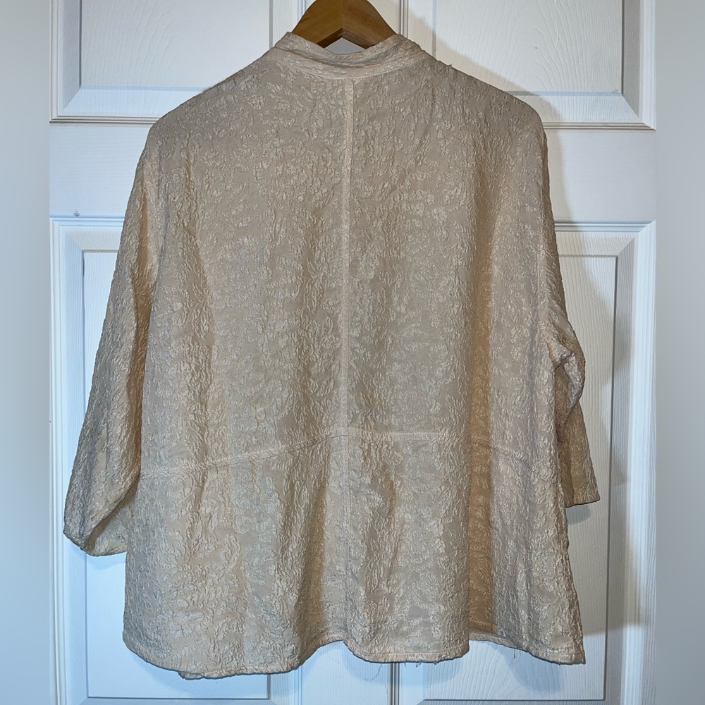 Uru Elegant Cream Button-Up Blouse 100% Silk - Picture 6 of 7